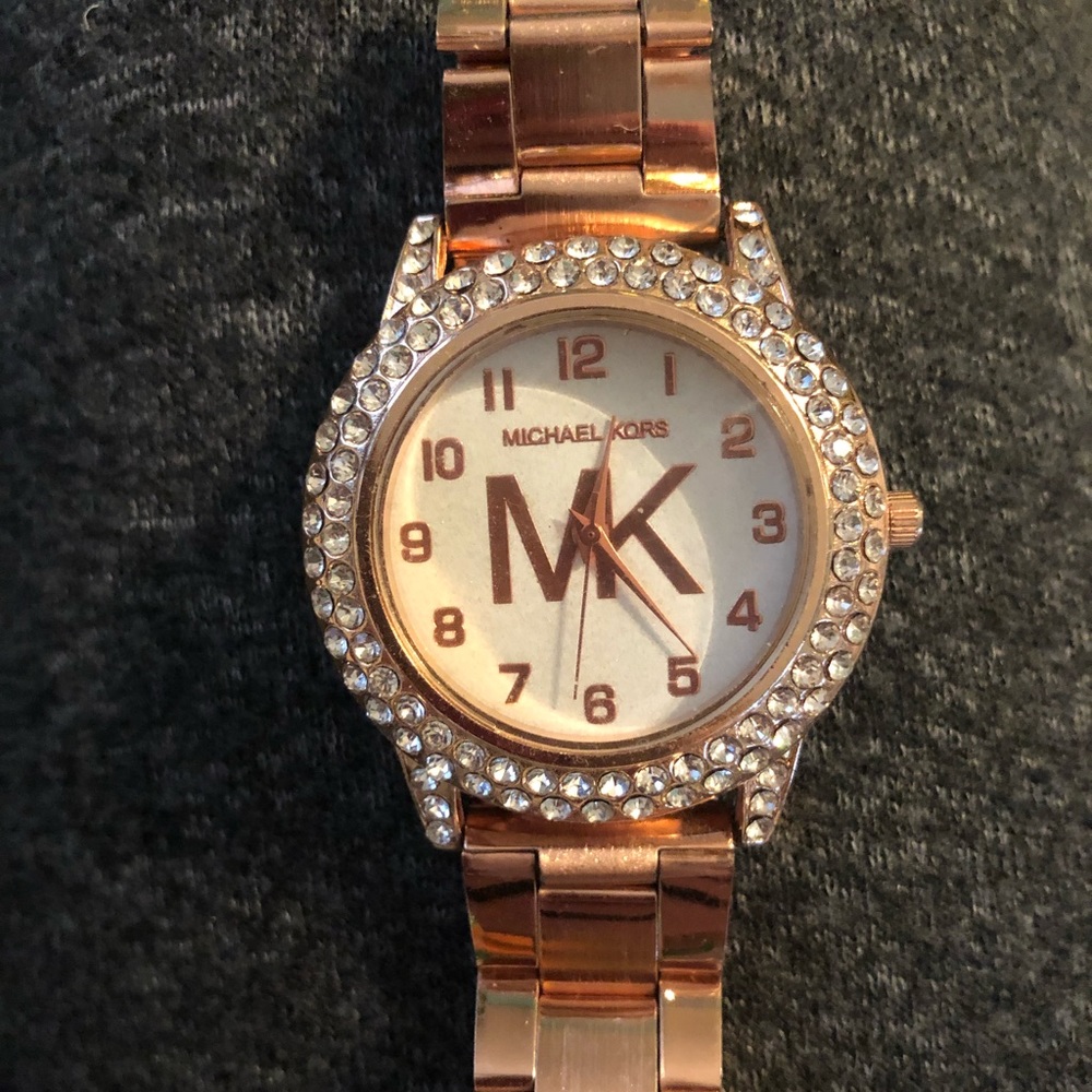 Fake Michael Kors rose gold watch